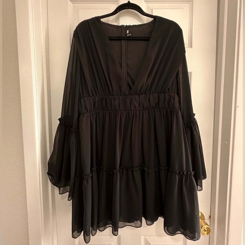 Black Long Sleeve V-Neck Tiered Mini Dress - Picture 2 of 4